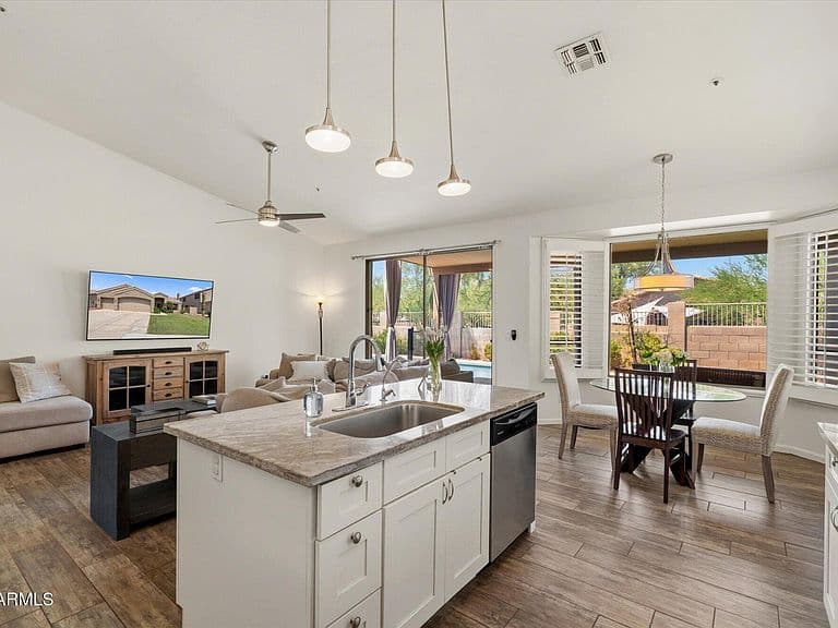 10018 E KAREN Drive photo 5