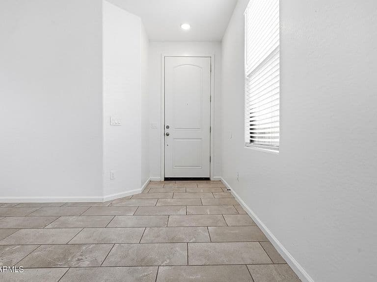 820 W NOVA Place photo 5