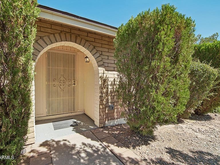 1342 W MENDOZA Avenue photo 3