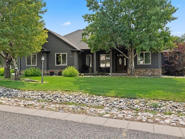 6286 Ironwood Dr photo 1