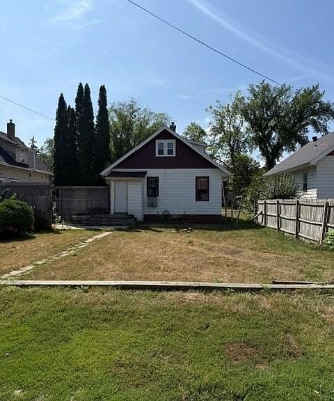 1019 9th Ave N photo 4