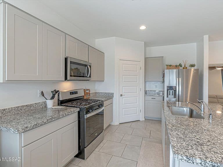 13366 N Jessett Ln photo 4