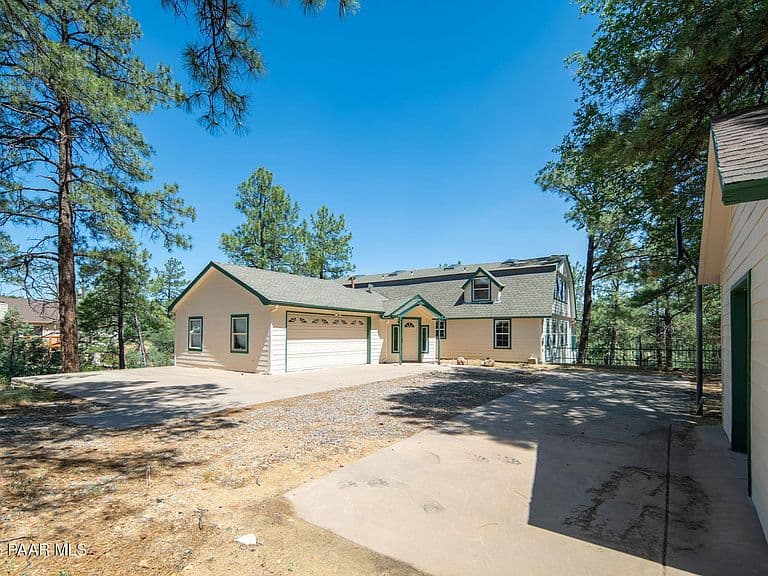847 W Clubhouse Dr photo 3