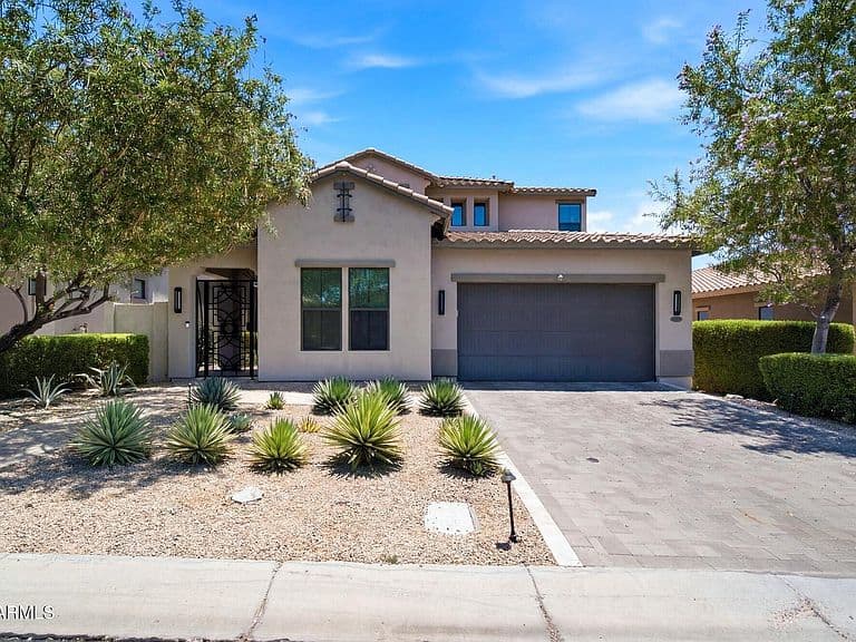 10019 E Hillside Drive E photo 2