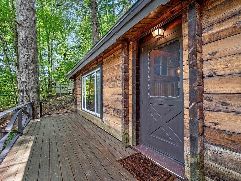 17 Middle Pines Road photo 5