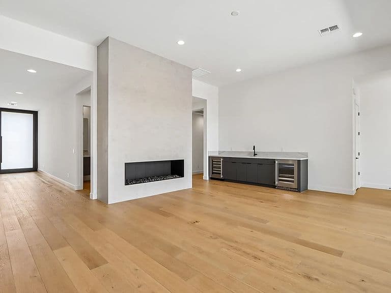 2421 E Aquarius Pl photo 5
