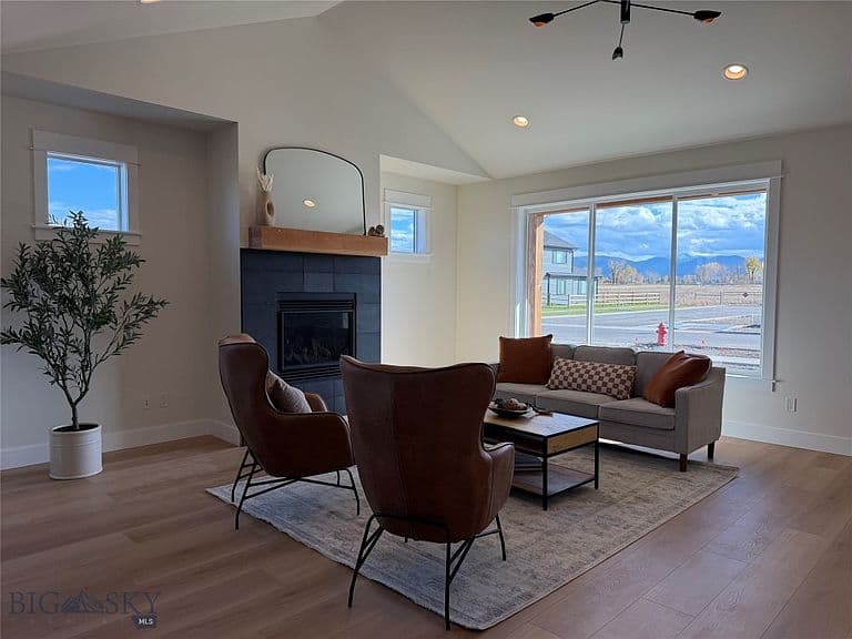 145 Noble Peak photo 2