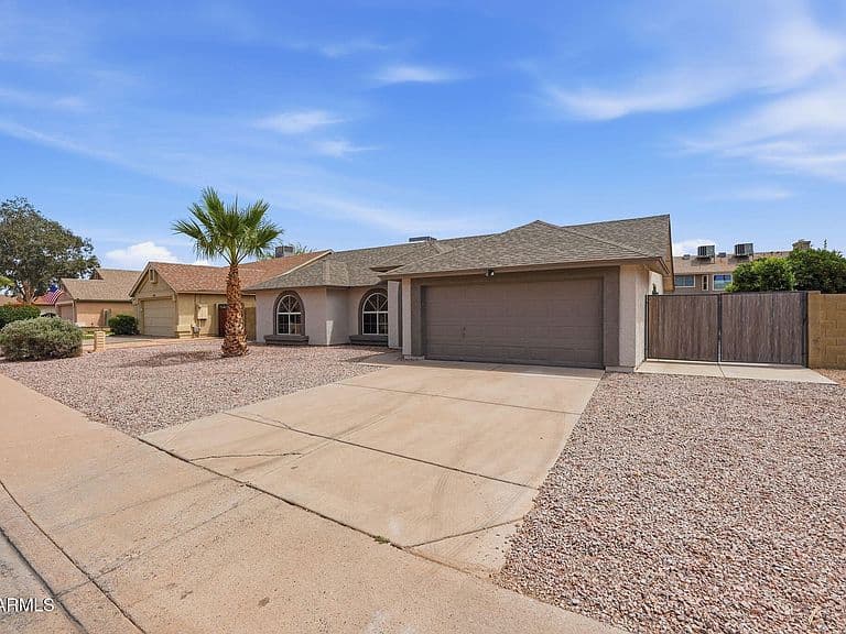 4431 E TOWNE Lane photo 1