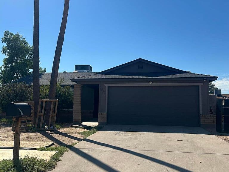 7931 W MINNEZONA Avenue photo 1
