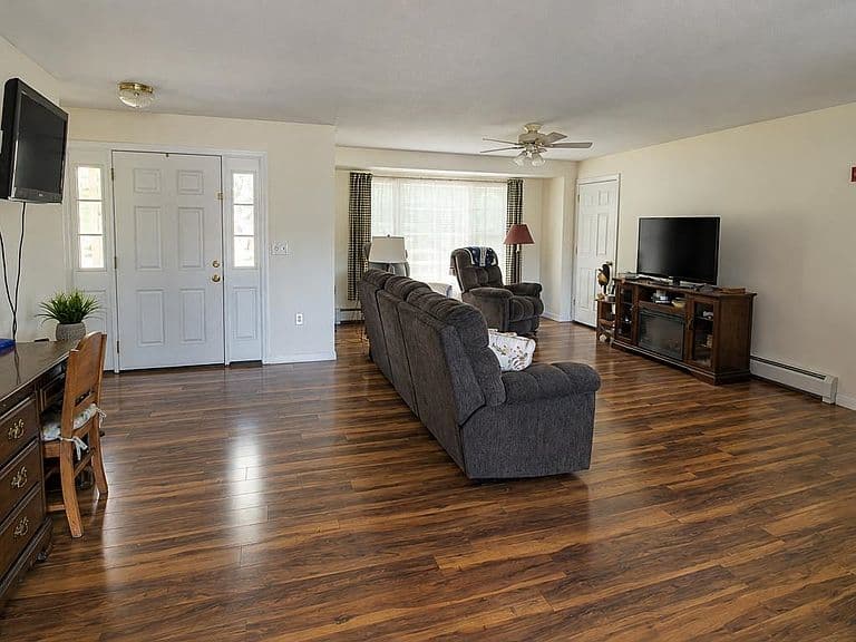 95 McMurphy Road photo 2