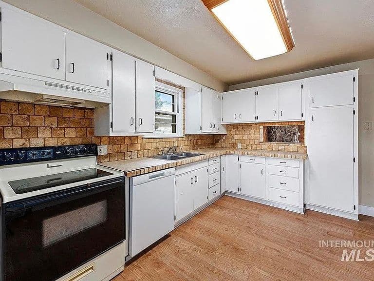 490 Polk St #A photo 3