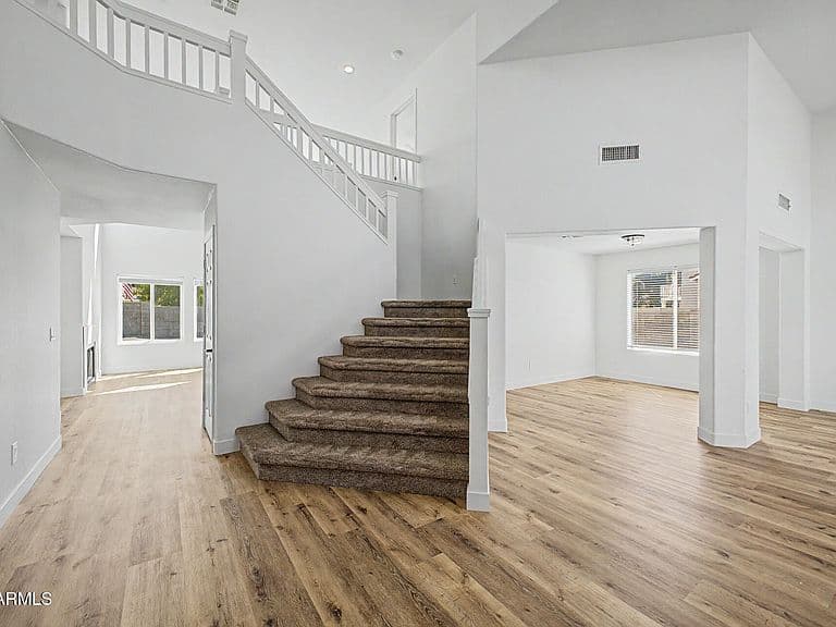 835 W COOLEY Drive photo 4