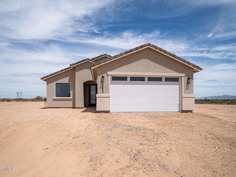 34222 W Chambers Street photo 2