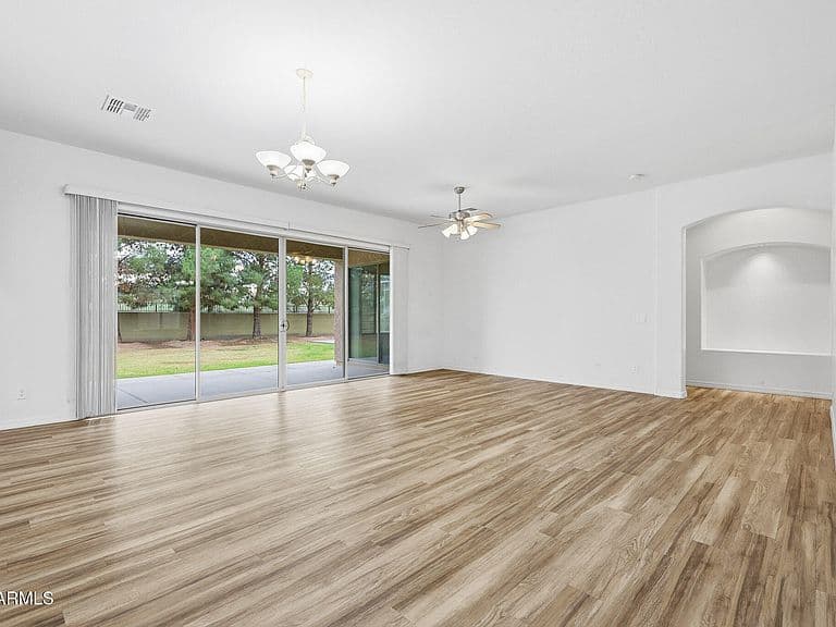 3306 N Mansfield Dr photo 4