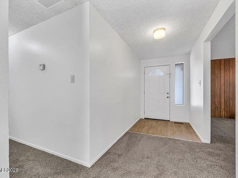 731 Desert View Ct photo 3