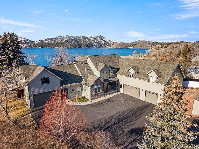 3934 E Shore Dr photo 2