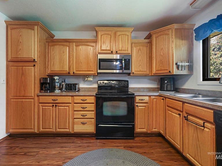 35 Sun Meadows Rd E photo 5