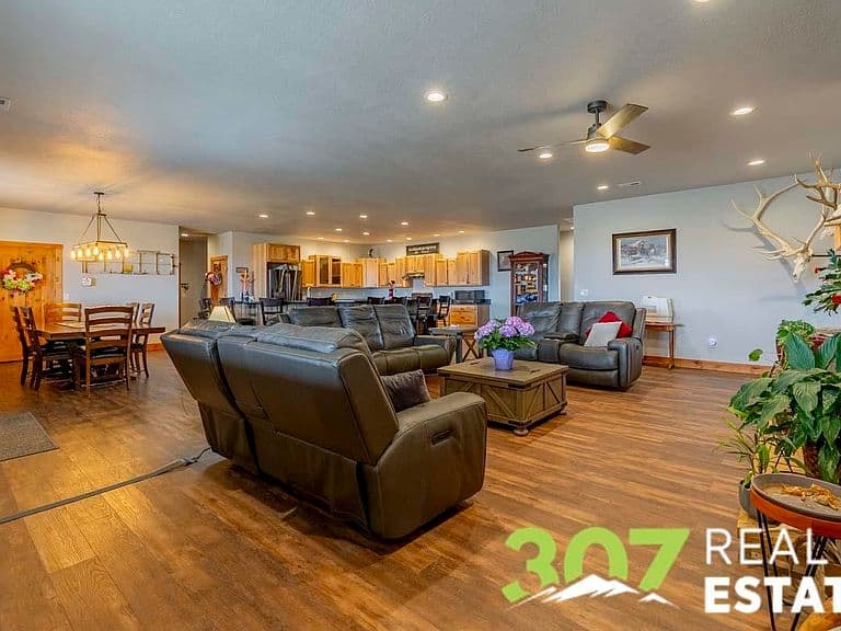 6 Prairie Schooner Dr photo 5