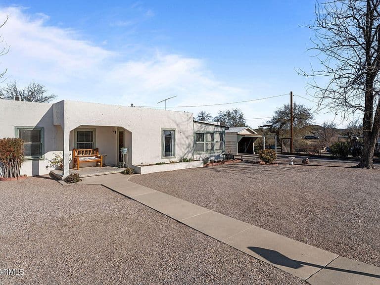 100 SWILLING Avenue photo 3