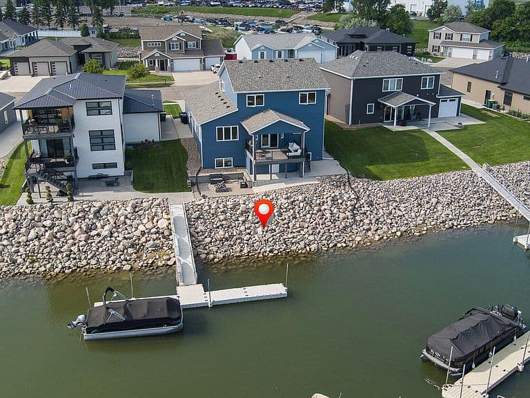 2323 Bayview Ct SE photo 3