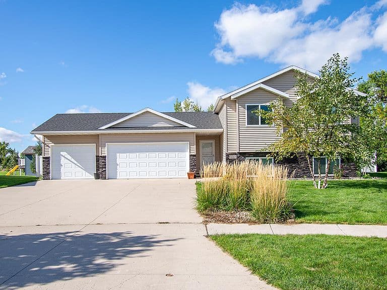 5883 Autumn Dr S photo 1