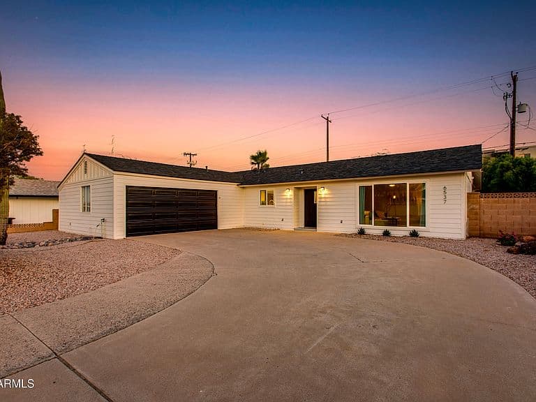 6537 E PALM Lane photo 1