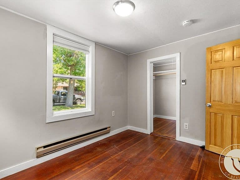 734 Avenue C photo 5