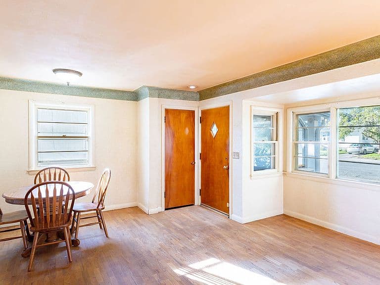 1422 Avenue E photo 5