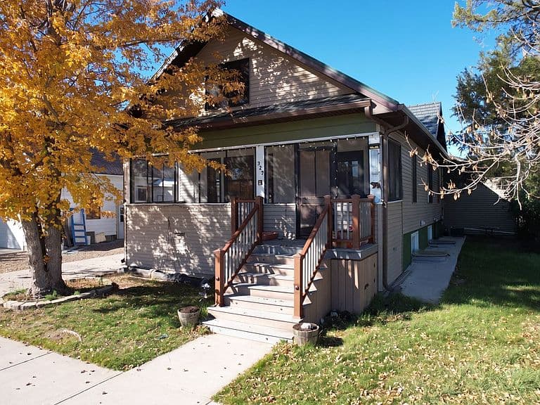 327 N River Ave photo 1