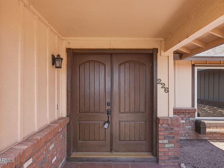 226 E GLENCOVE Street photo 5