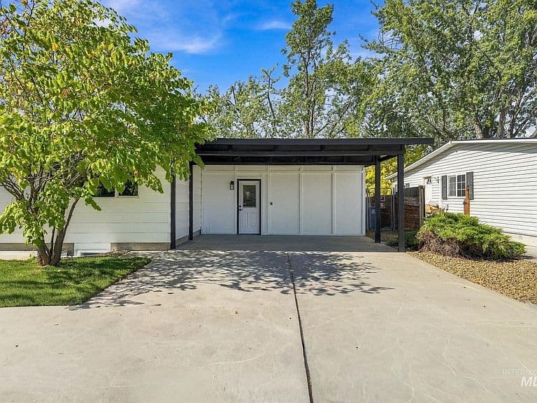 1919 S Penninger Dr photo 3