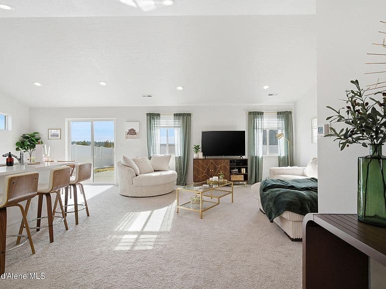 16161 N Hadley Loop photo 4