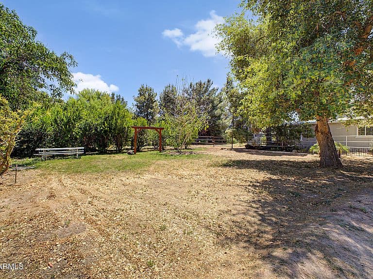4015 W TOPEKA Drive photo 5