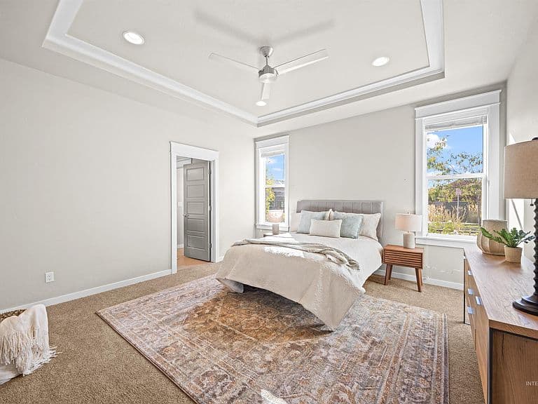 235 W Pavilion Ln photo 5