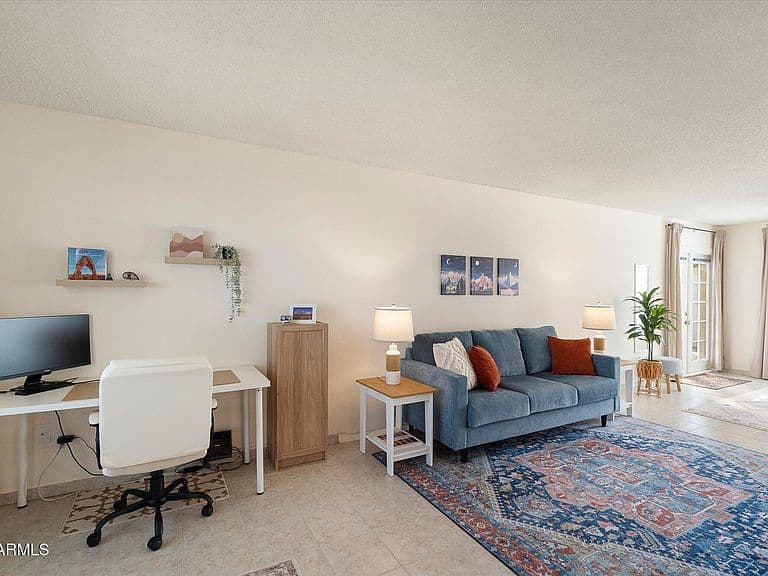 1007 E VILLA MARIA Drive photo 4