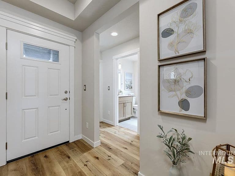 348 W Radiant Rdg photo 3