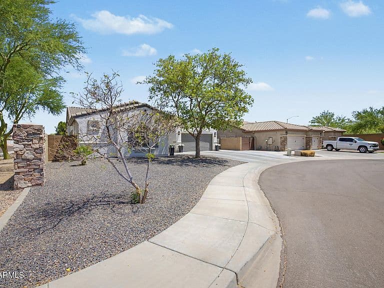 10190 W PATRICK Lane photo 5