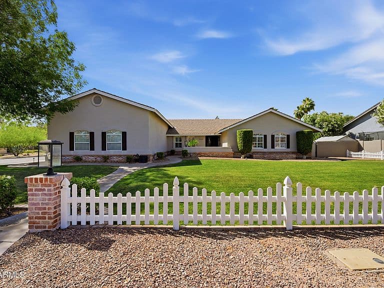 3132 E FAIRFIELD Street photo 5