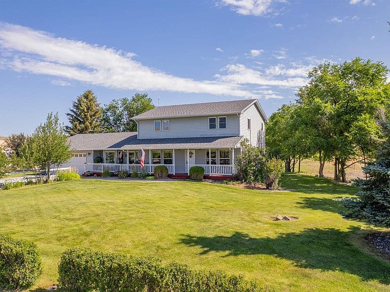 14 Beacon Dr photo 1
