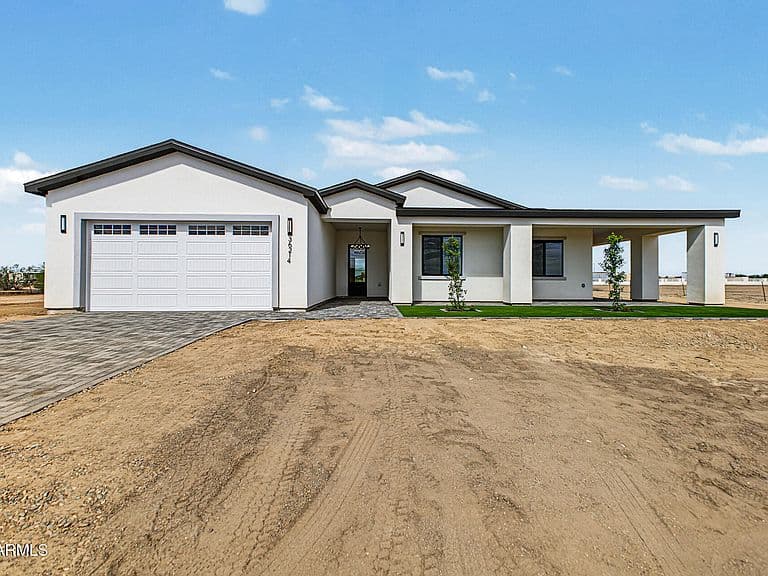 36214 S sahuaro Street photo 1