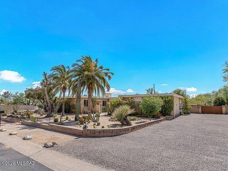 3401 N Calle De Beso photo 3