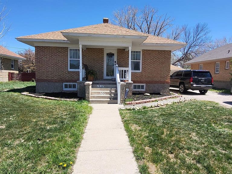 302 N 8th St photo 1
