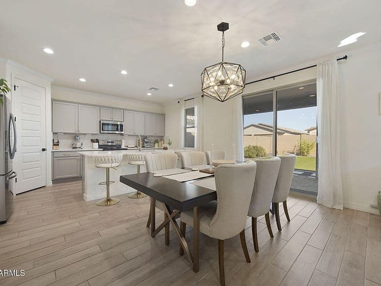 5734 W ATLANTIS Way photo 2
