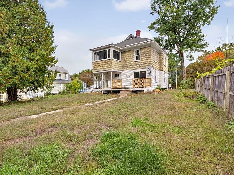 110 Myrtle Street photo 3