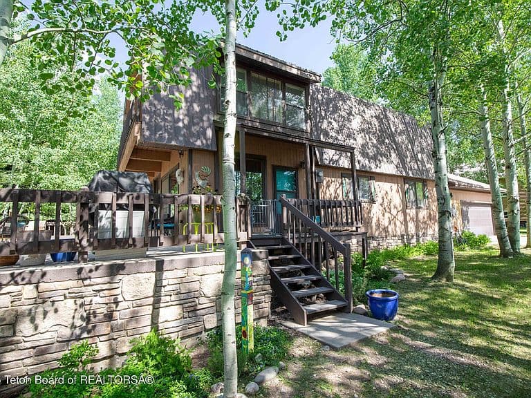 56 E Vista Dr photo 2