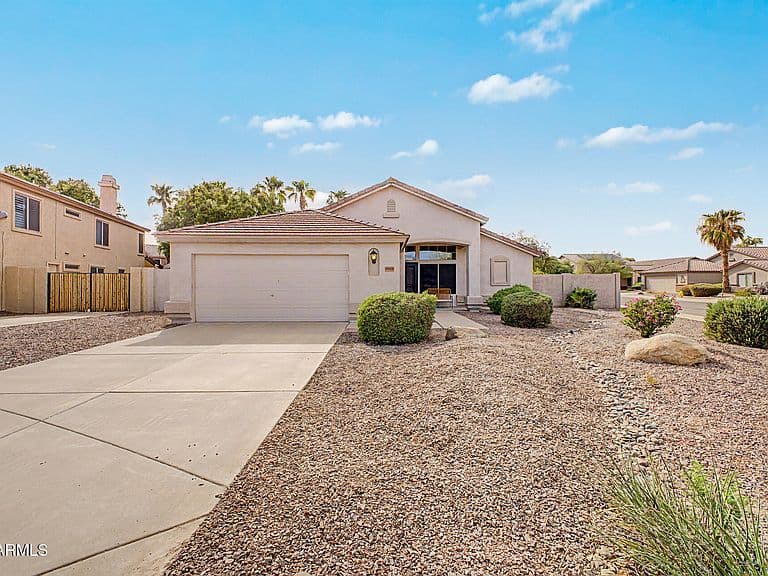 7457 W Tonopah Drive photo 2