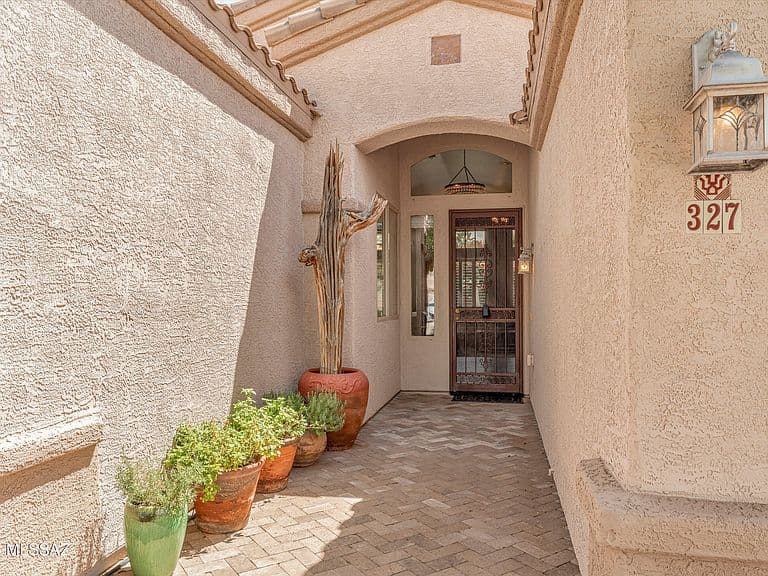 327 W Klinger Canyon Dr photo 3