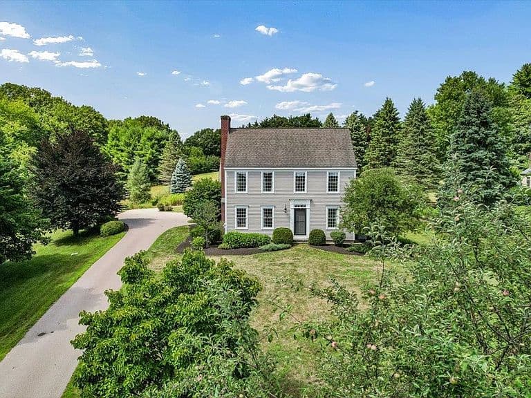 343 N Amherst Road photo 1