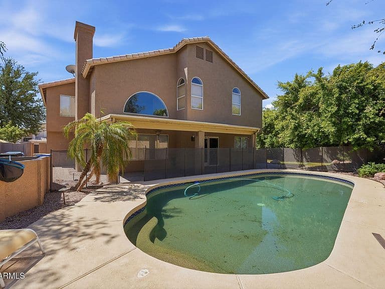 4658 E KELLY Drive photo 5