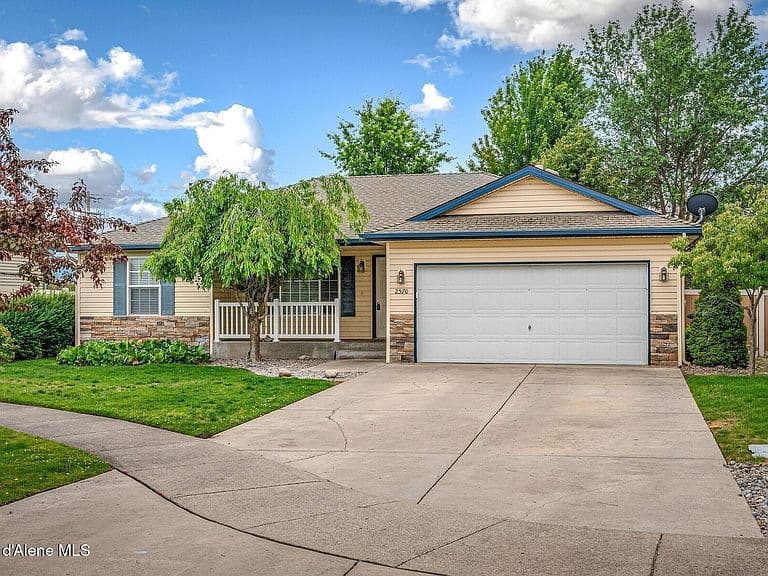 2570 N Sparrow Loop photo 1